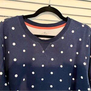 St John’s Bay navy polka dot sweatshirt.